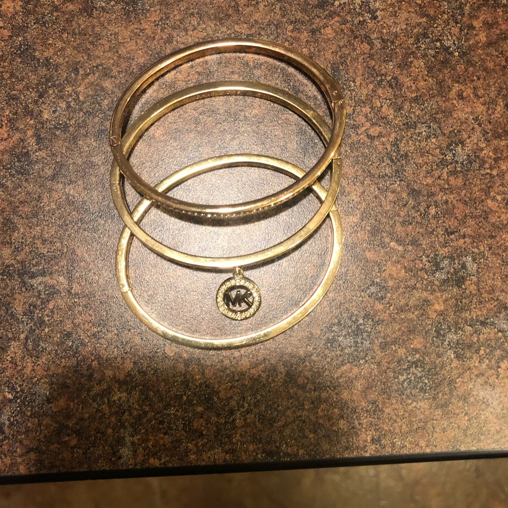Barely Worn!!! Micheal Kors bracelets!! - Picture 6 of 7